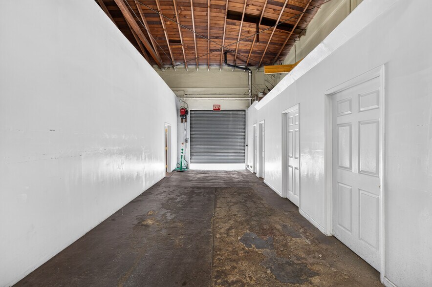 More Photos Of 1167-1201 E Florence Ave, Los Angeles Warehouse For Lease