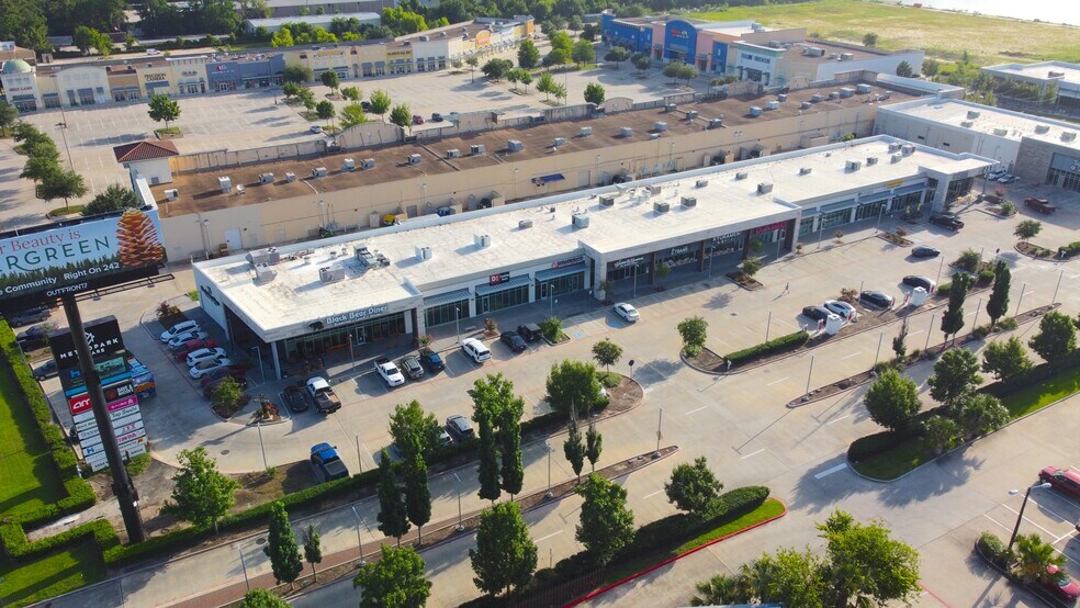 More Photos Of 8821 Metropark Dr, Shenandoah Unknown For Lease