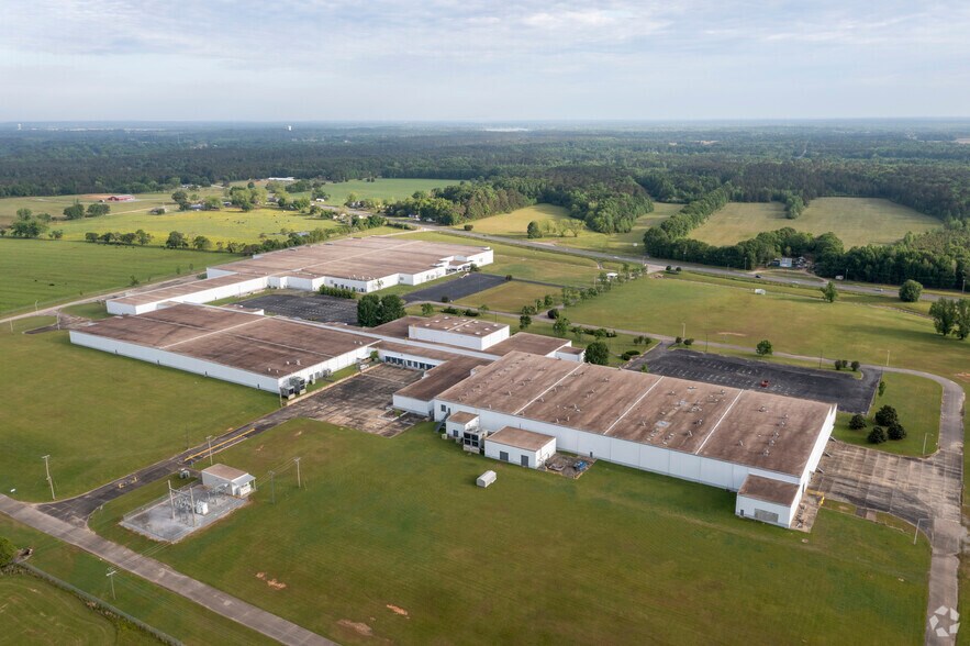 More Photos Of 3145 Elmore Rd, Wetumpka Manufacturing For Lease