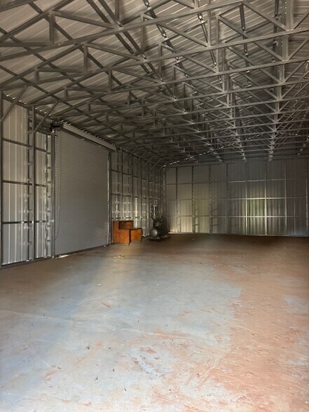 More Photos Of 1402 Old 41 Hwy, Milner Warehouse For Sale