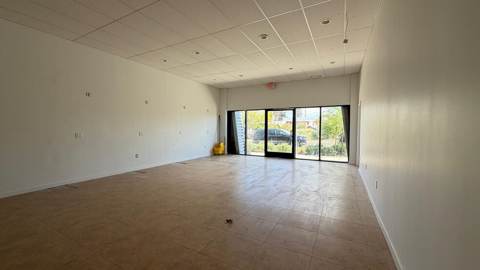 More Photos Of 560 El Cajon Blvd, El Cajon Storefront For Lease