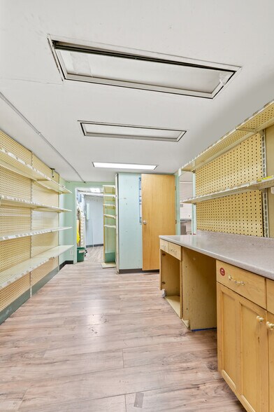 More Photos Of 5700-5702 Mosholu Ave, Bronx Storefront For Lease