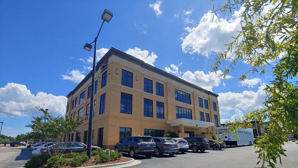 More Photos Of 509 Olde Waterford Way, Leland Office For Lease
