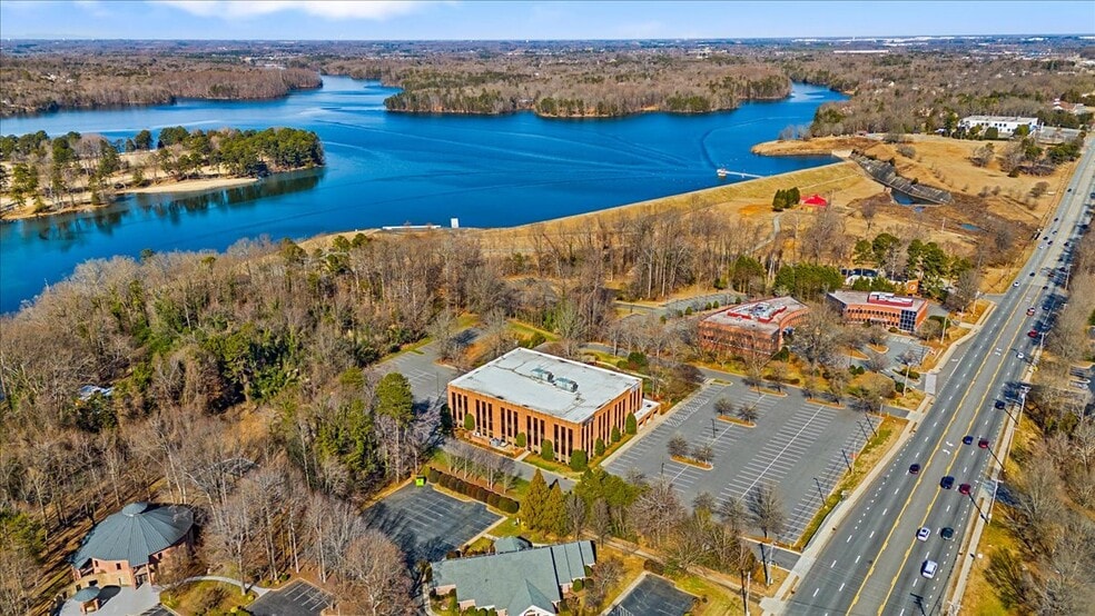 More Photos Of 1823 Eastchester Dr, High Point Office For Lease