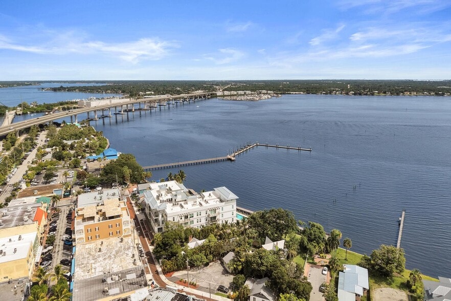 More Photos Of 37-41 SW Seminole St, Stuart Apartments For Lease