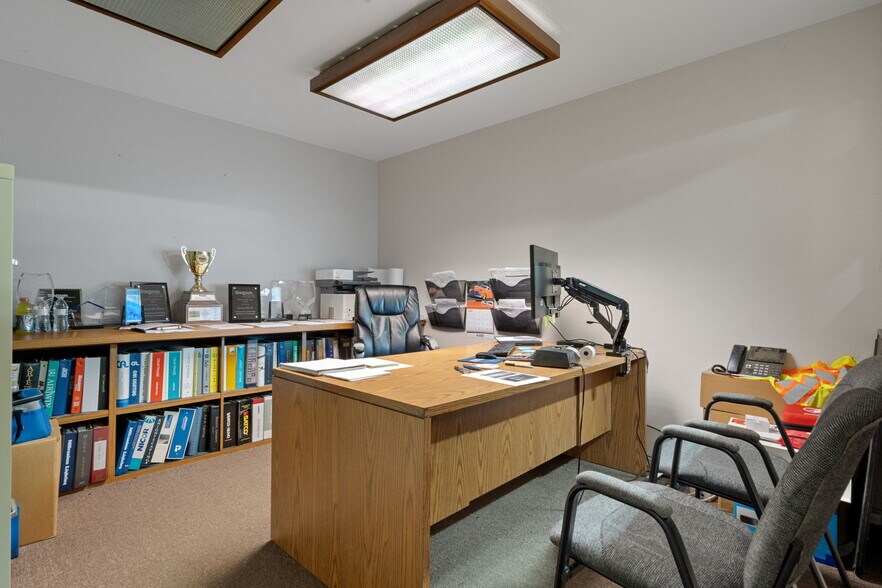 More Photos Of 5149 Mariner Blvd, Spring Hill Flex For Sale