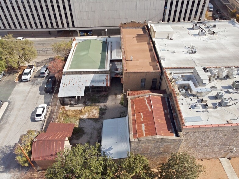 More Photos Of 111-113 N Flores St, San Antonio Storefront Retail Residential For Sale