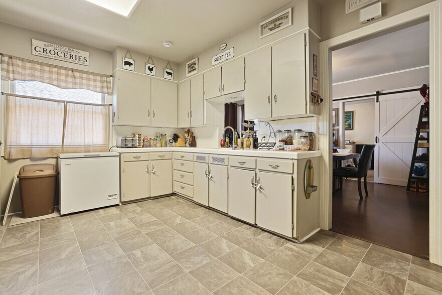 More Photos Of 411 Crane Ave, Turlock Office For Sale