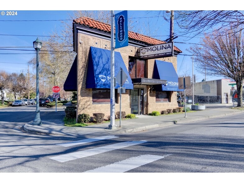 More Photos Of 4515 NE Sandy Blvd, Portland Loft Creative Space For Sale