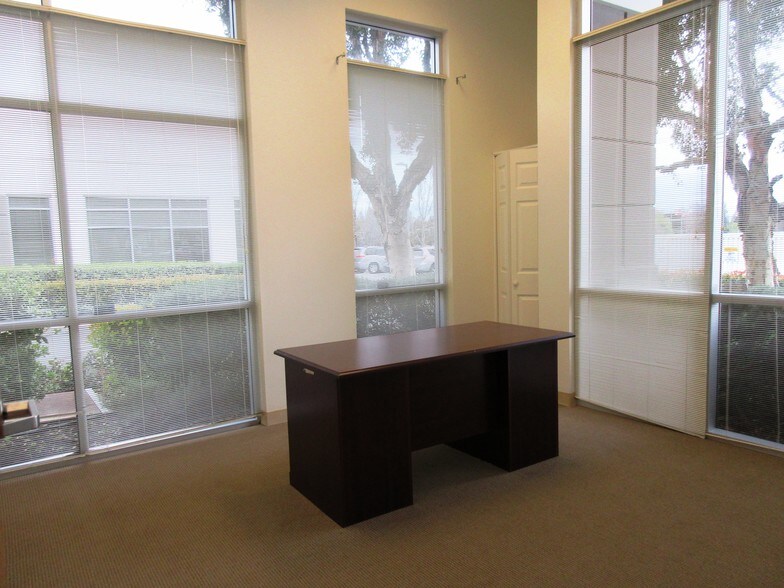 More Photos Of 909-943 Corporate Way, Fremont Research And Development For Lease