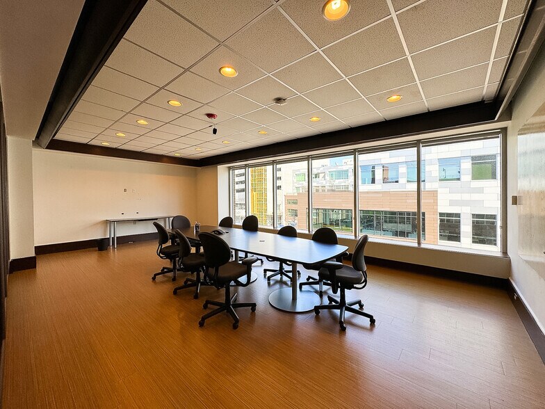 More Photos Of 100 N Queen St, Lancaster Office For Sale