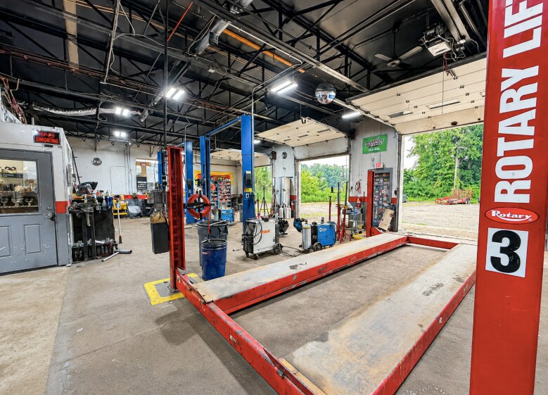 More Photos Of 516 Washington St, Middletown General Retail For Sale