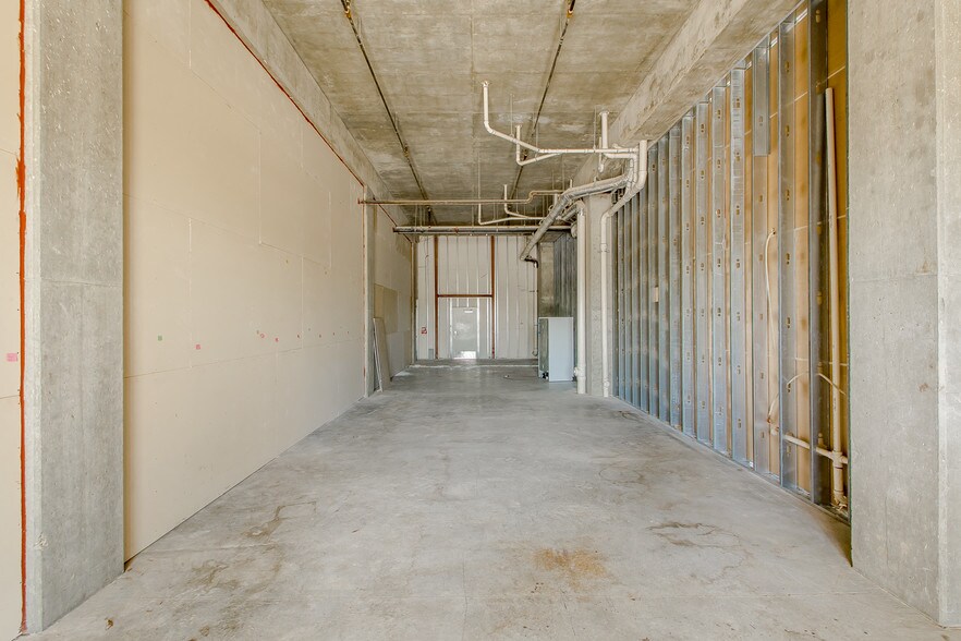 More Photos Of 4001 Nicholson Dr, Baton Rouge Hotel For Lease