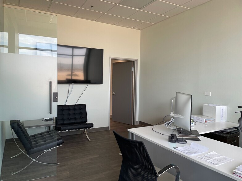 More Photos Of 7465 W Badura Ave, Las Vegas Warehouse For Sale