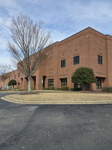 More Photos Of 5531 Rafe Ct, Flowery Branch Warehouse For Lease