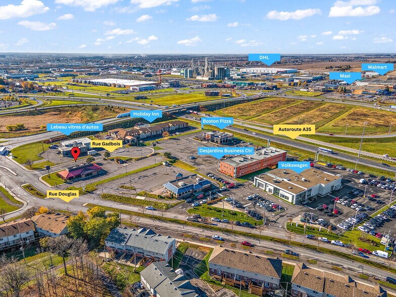 More Photos Of 920 Rue Douglas, St-Jean Freestanding For Sale