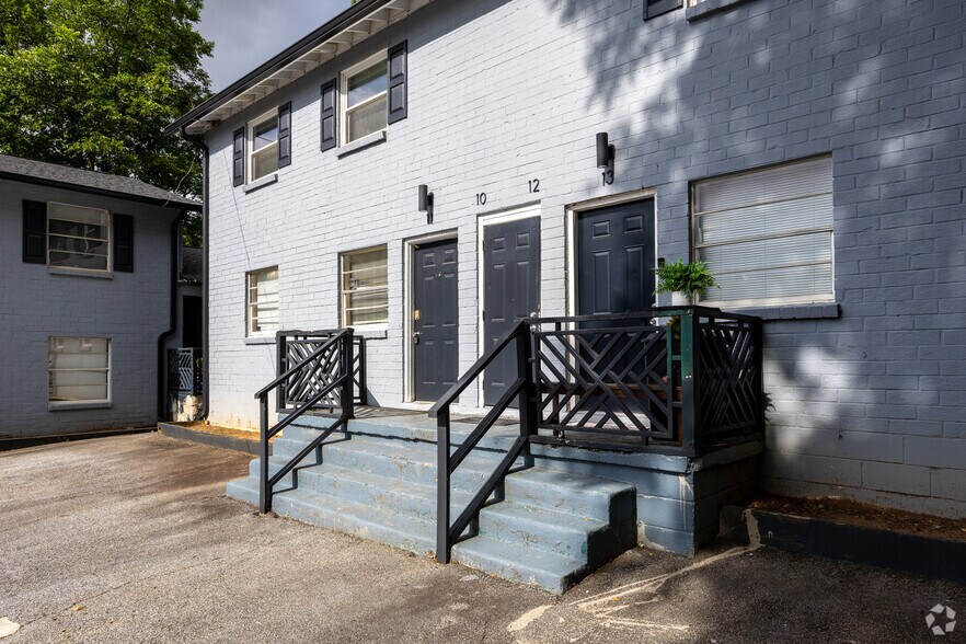 More Photos Of 20 Griffin St, Atlanta Multifamily For Sale