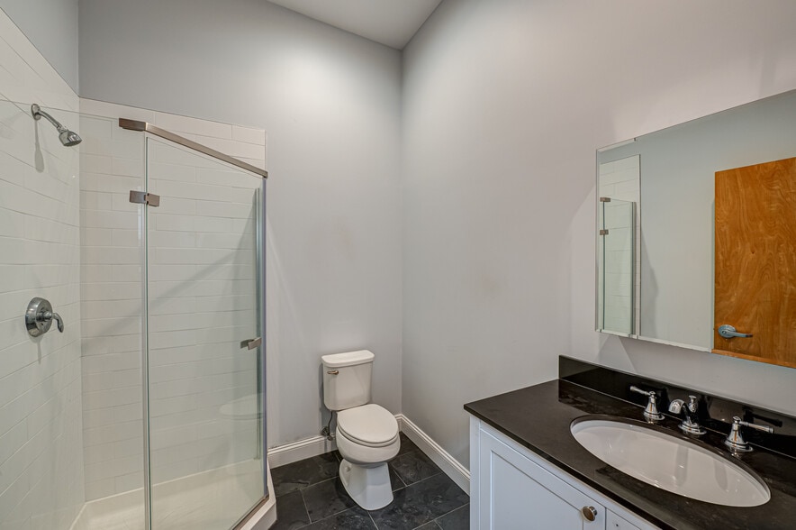 More Photos Of 41 Green St, Huntington Medical For Lease