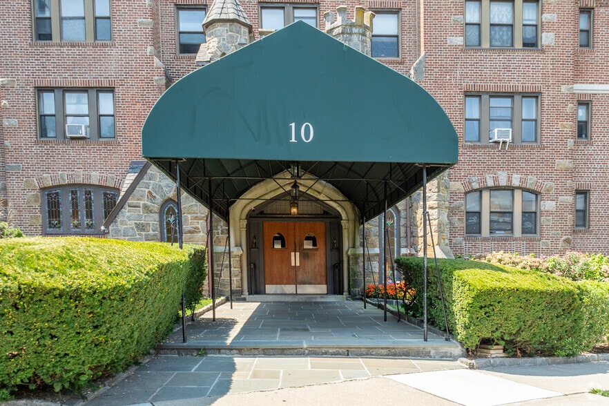 More Photos Of 10 Nosband Ave, White Plains Apartments For Sale
