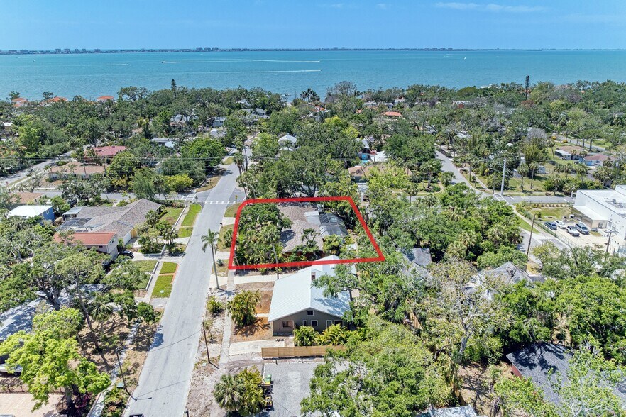 More Photos Of 941 Virginia Dr, Sarasota Apartments For Sale