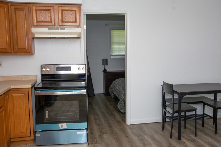 More Photos Of 314 W North St, Colchester Apartments For Sale