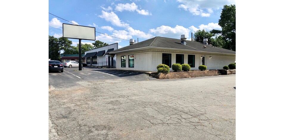 More Photos Of 570 Cobb Pky, Marietta Restaurant For Sale