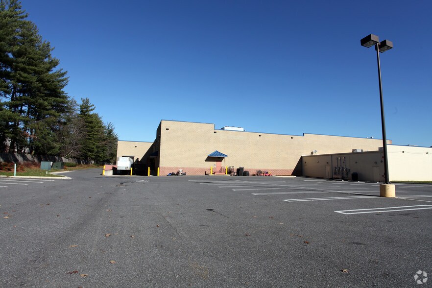 More Photos Of 10515-10631 Greenbelt Rd, Lanham General Retail For Lease