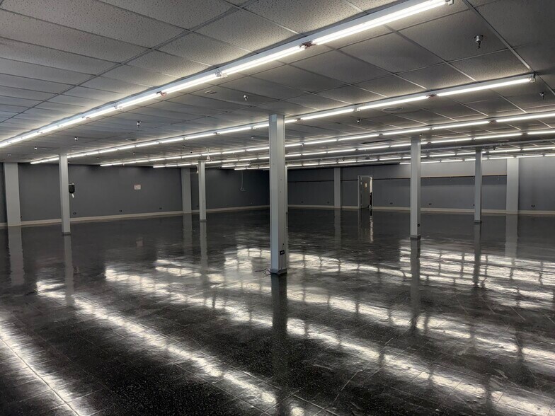 More Photos Of 706 W Baltimore St, Wilmington Storefront Retail Office For Lease