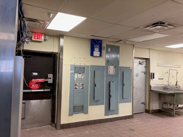 More Photos Of 1320 1st St, Kennett Fast Food For Lease