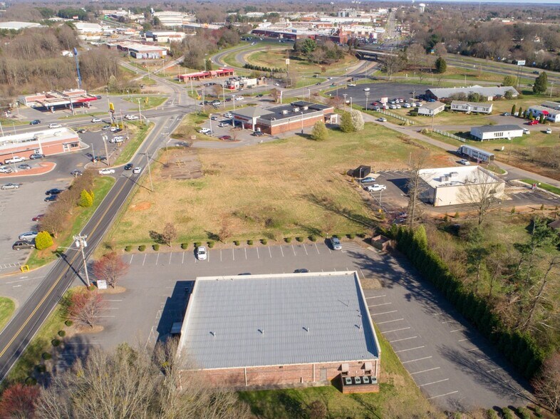 More Photos Of 133 Island Ford Rd, Statesville Office For Lease