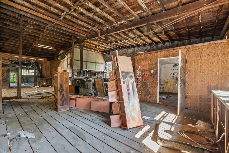 More Photos Of 322 Depot St, Amherst Warehouse For Sale