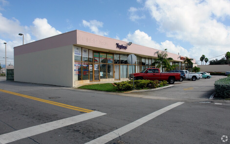 More Photos Of 357-379 NE 167th St, Miami Storefront For Lease