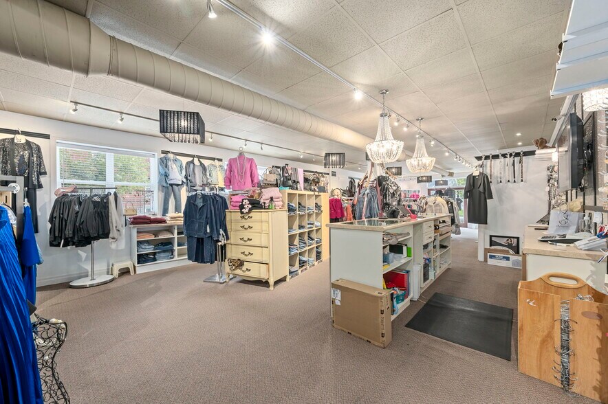 More Photos Of 227 Colborne St, Port Stanle Office For Sale