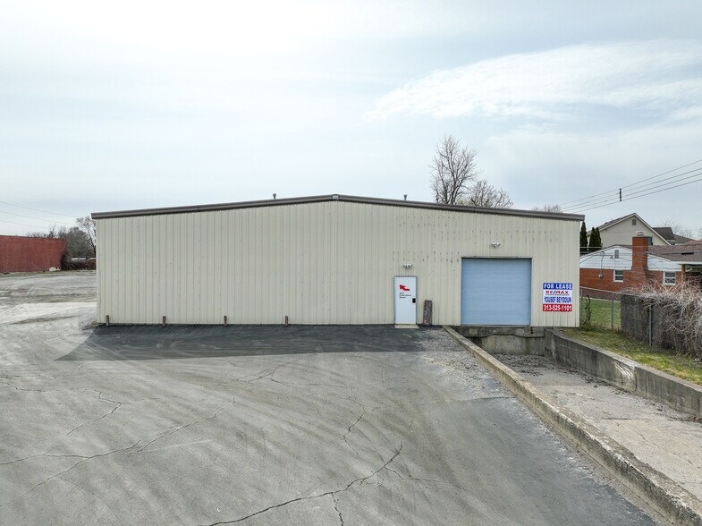 More Photos Of 14257 Tireman Ave, Dearborn Warehouse For Sale