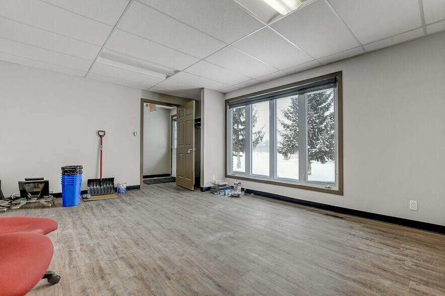 More Photos Of 2991 Carp Rd, Ottawa Office For Lease