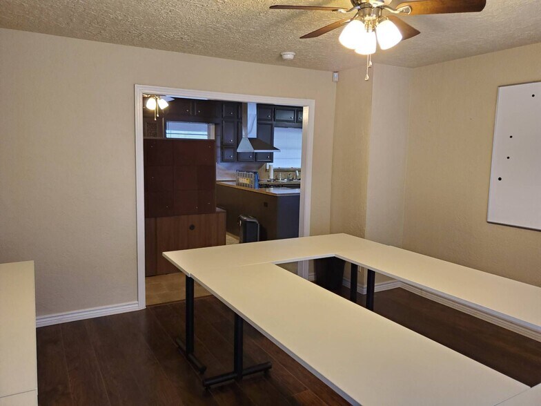 More Photos Of 5605 George Bush Dr, Katy Medical For Lease