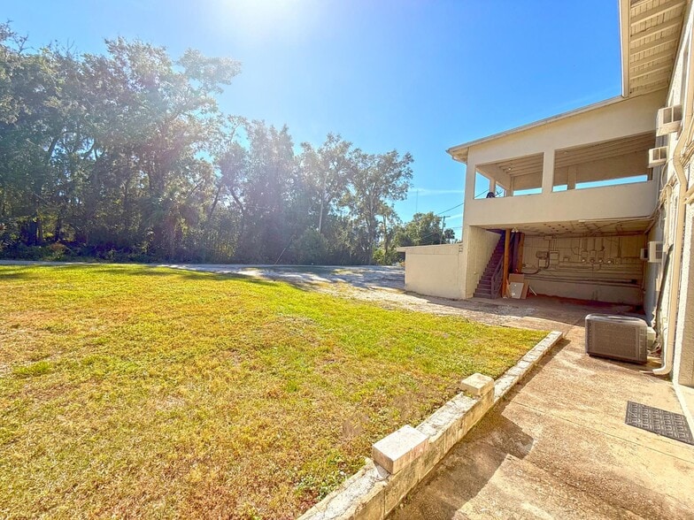 More Photos Of 244 E Graves Ave, Orange City Apartments For Lease