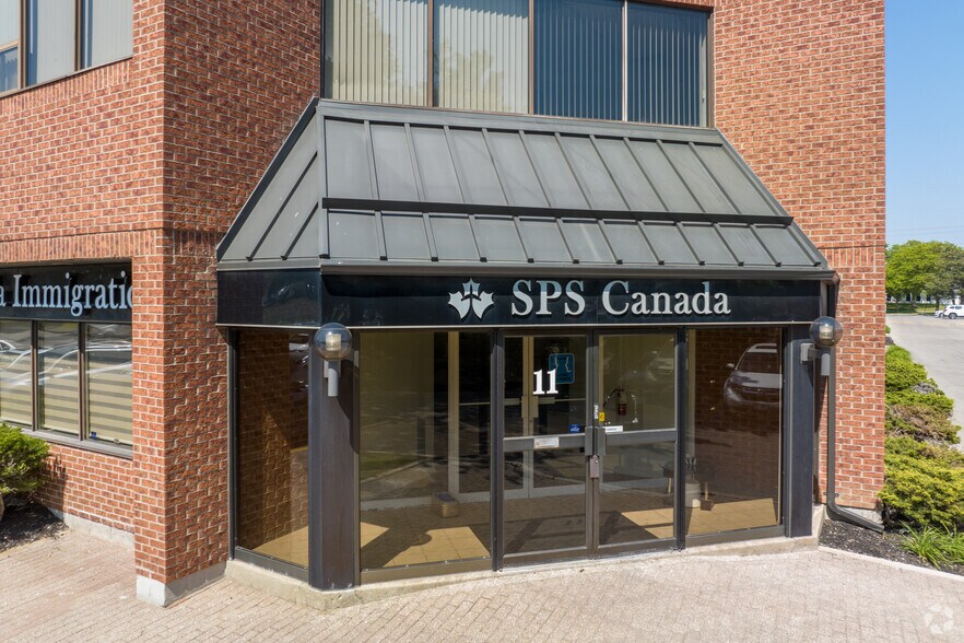 More Photos Of 100 Westmore Dr, Toronto Warehouse For Lease