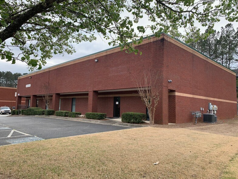 More Photos Of 1845 S Lee Ct, Buford Flex For Lease