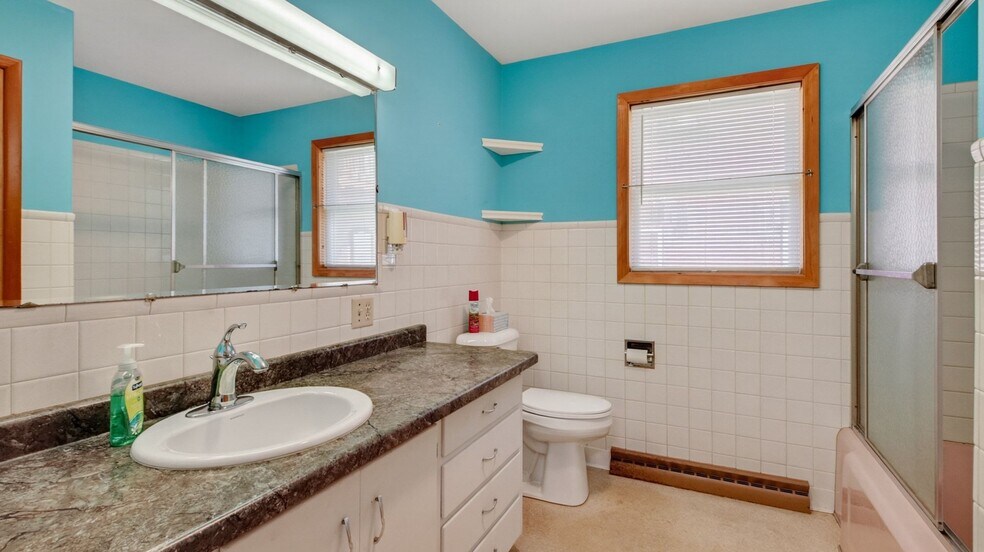More Photos Of 113 S Main St, Greenwood Office For Sale