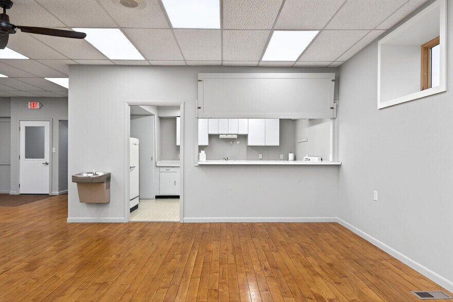 More Photos Of 320 S 1st St, Tipp City Office For Lease