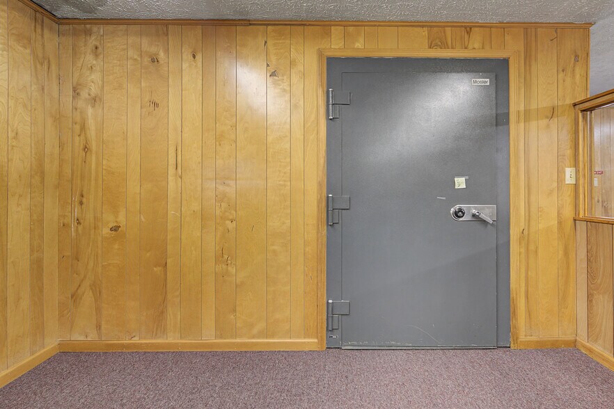 More Photos Of 219 N Main St, Spring Lake Bank For Sale