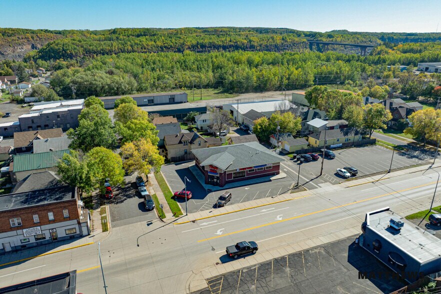 More Photos Of 202 S 2nd Ave, Virginia Office For Sale