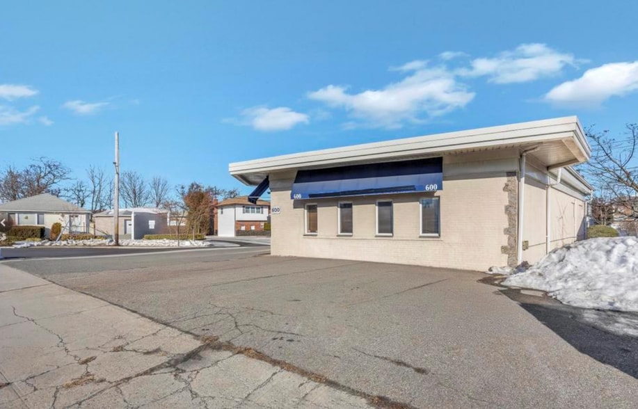 More Photos Of 600 Hicksville Rd, Bethpage Medical For Sale