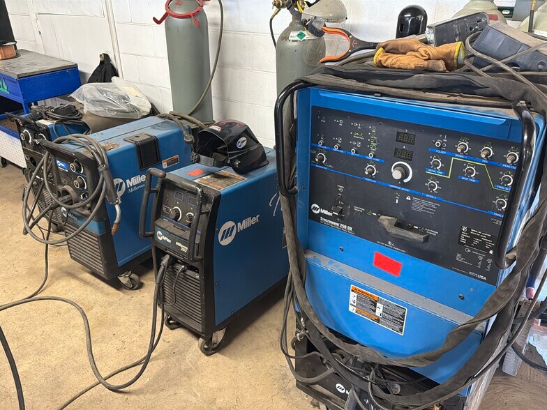 More Photos Of 3122-3144 E Columbia St, Tucson Research And Development For Sale