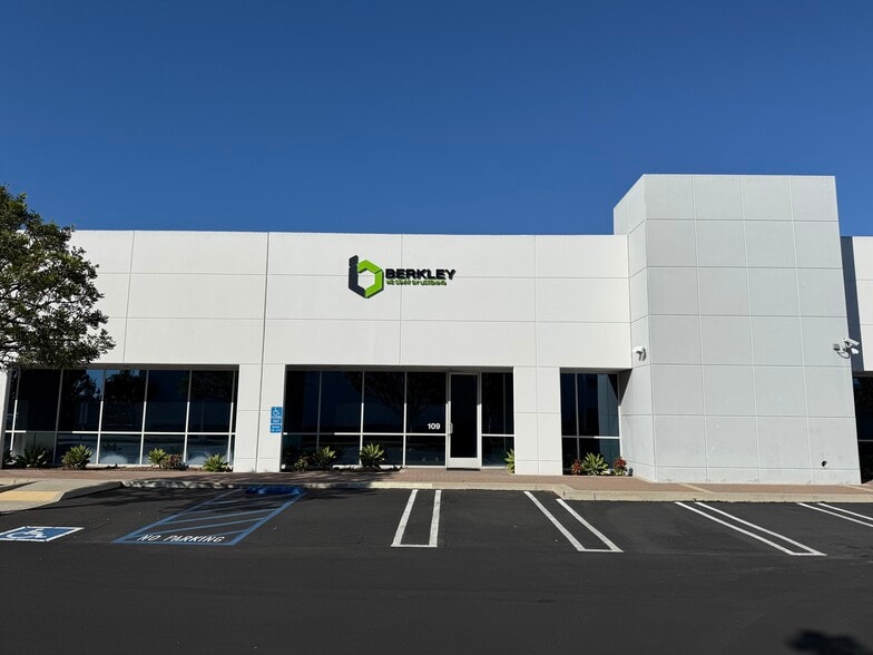 Primary Photo Of 4007 Paramount Blvd, Lakewood Research And Development For Lease