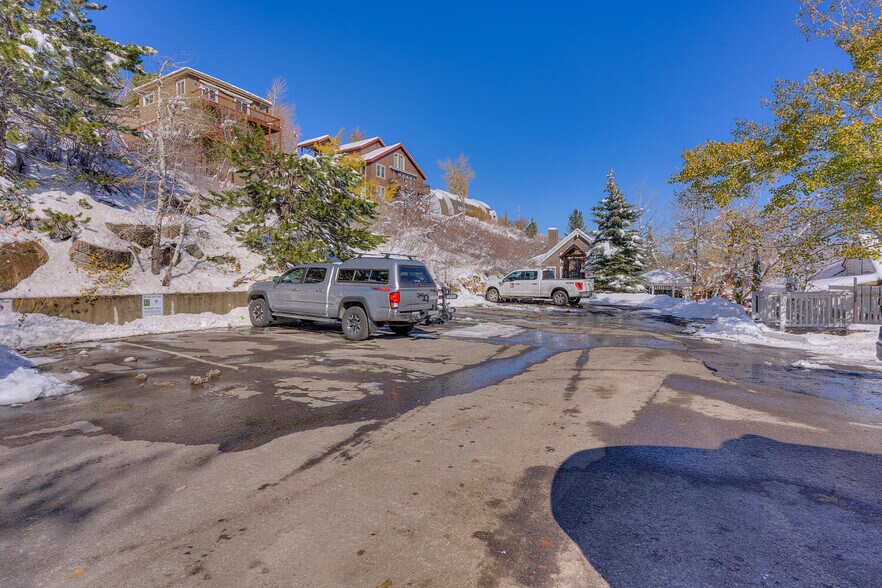 More Photos Of 10270 Donner Pass Rd, Truckee Office For Lease