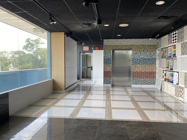 More Photos Of 31 N Bridge St, Staten Island Freestanding For Lease