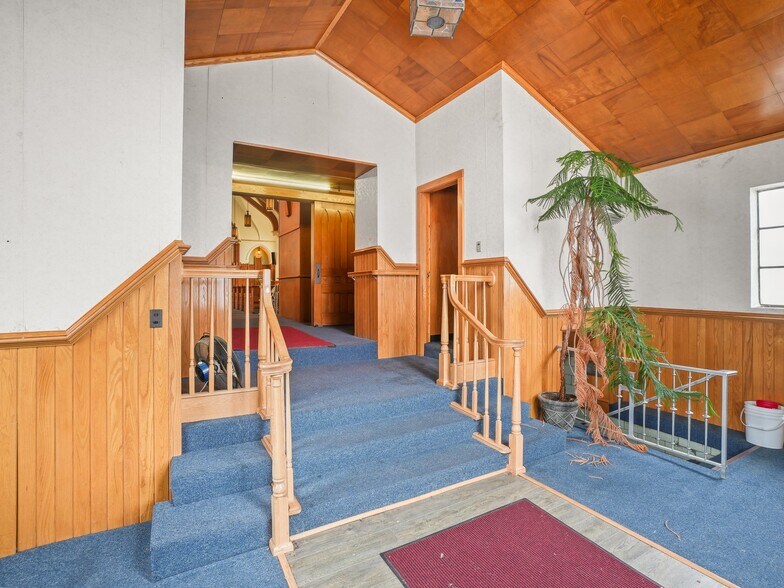 More Photos Of 480 State St, Conneaut Religious Facility For Sale