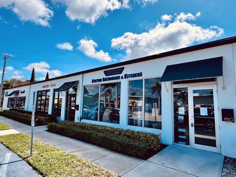 More Photos Of 932-990 5th Ave N, Naples Unknown For Lease